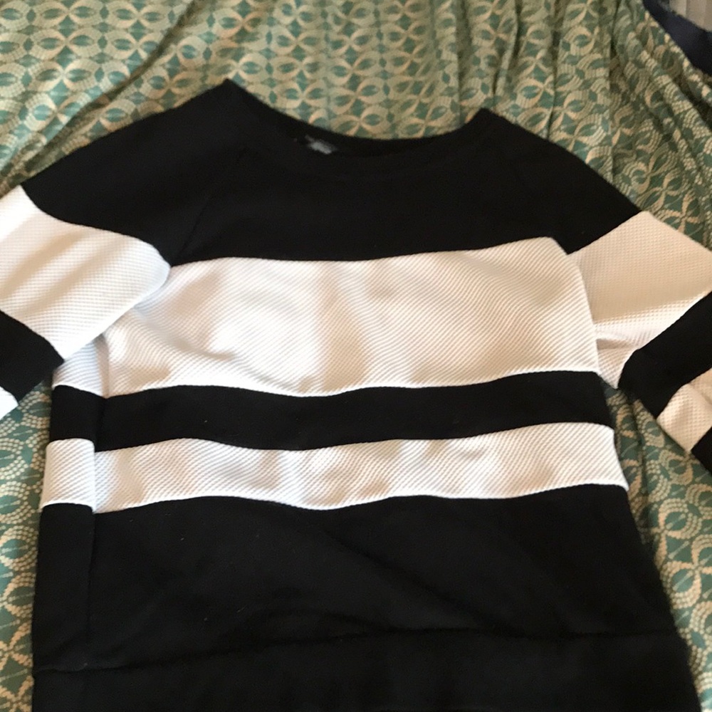 FOREVER 21 sweater